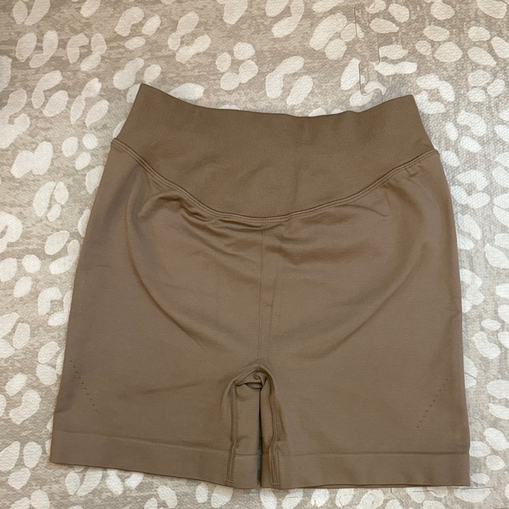 Gymshark Sweat Seamless Shorts Fossil Brown - Picture 3 of 3